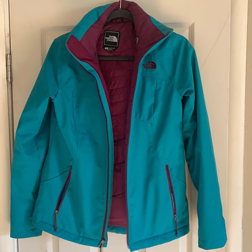 The north face women’s coat!